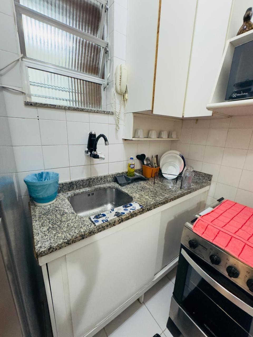 Apartemen Ap Maravilhoso E Sala Leblon Recem Reformado Ate5 Pessoas Na Ataulfo De Paiva