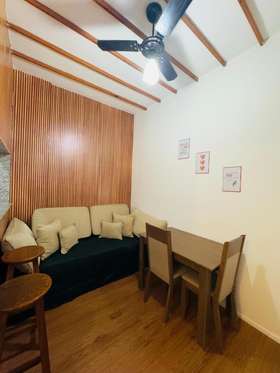 Ap Maravilhoso E Sala Leblon Recem Reformado Ate5 Pessoas Na Ataulfo De Paiva Apartemen *
