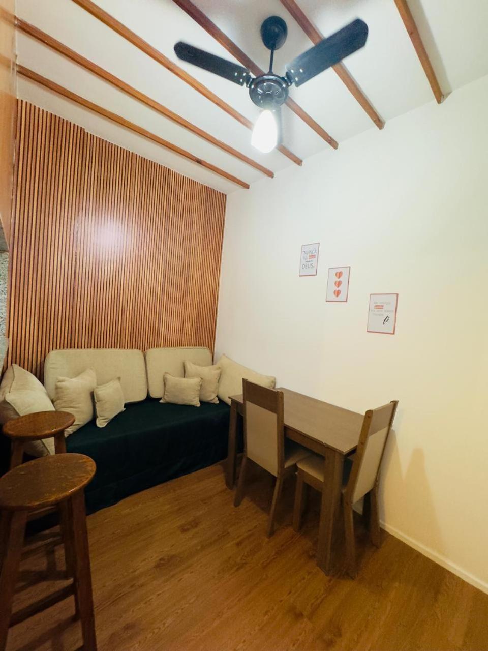 Ap Maravilhoso E Sala Leblon Recem Reformado Ate5 Pessoas Na Ataulfo De Paiva *